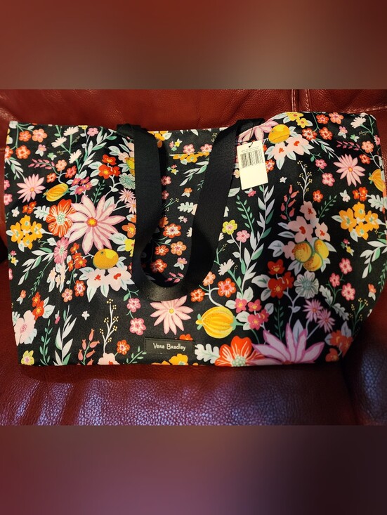 Vera Bradley Handbags - Vera Bradley Lighten Up Large Family Tote NWT